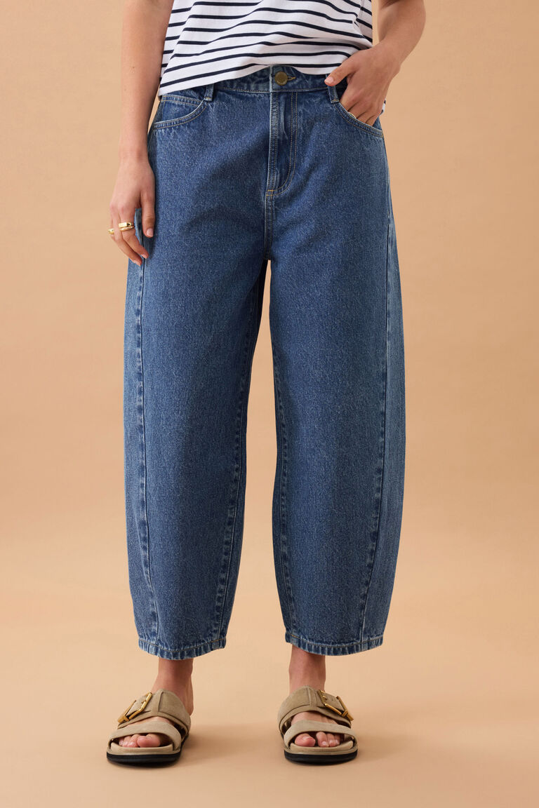 Maggie Tapered Barrel Jean