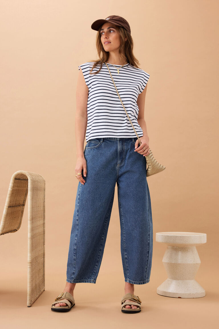 Maggie Tapered Barrel Jean