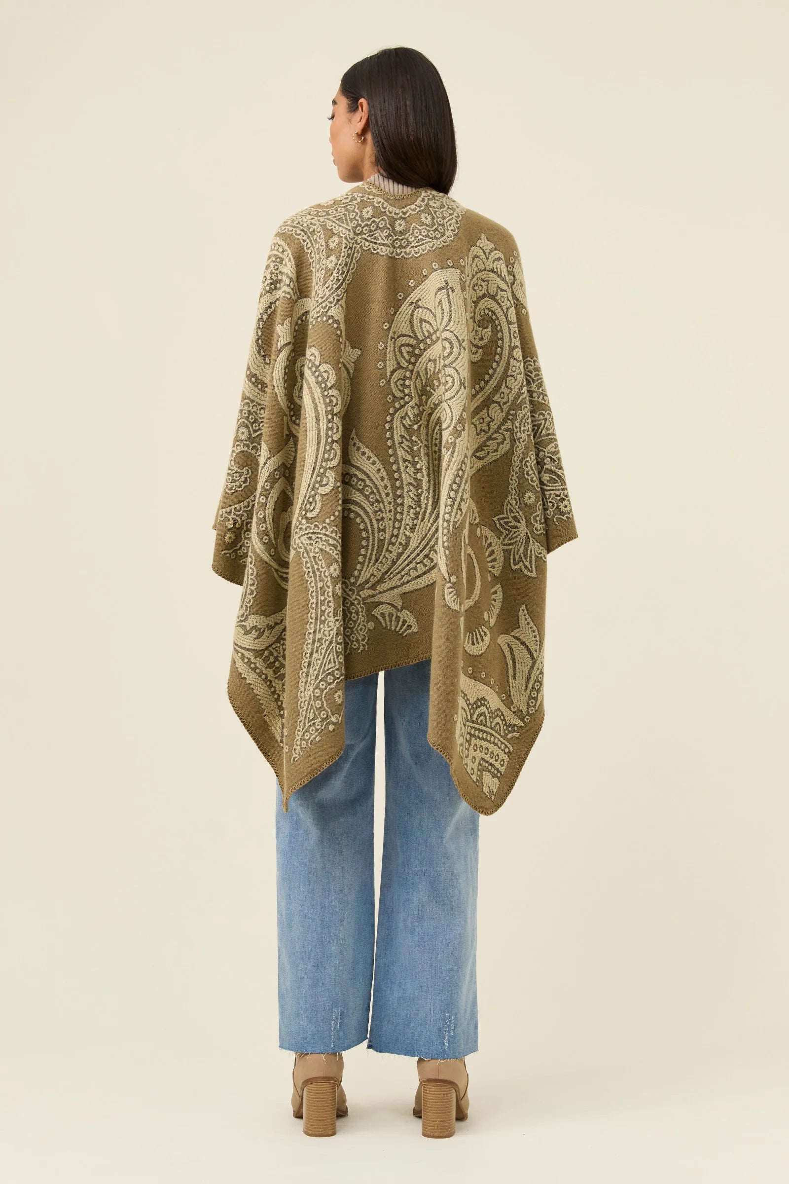 Lucia Cape