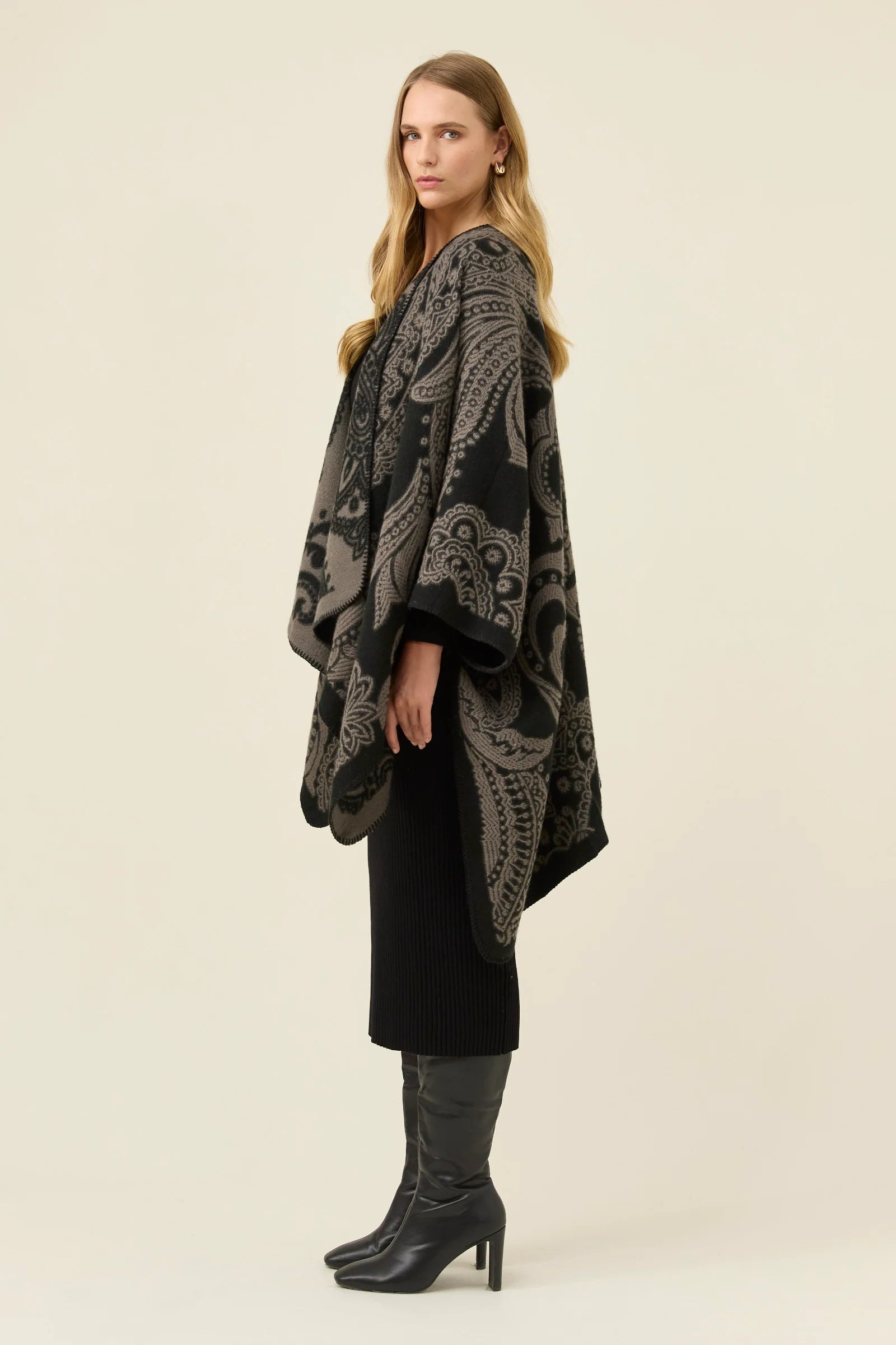 Lucia Cape