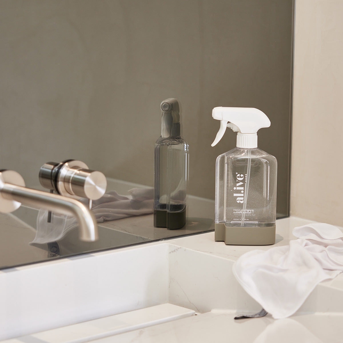 Glass and Mirror Cleaning Kit