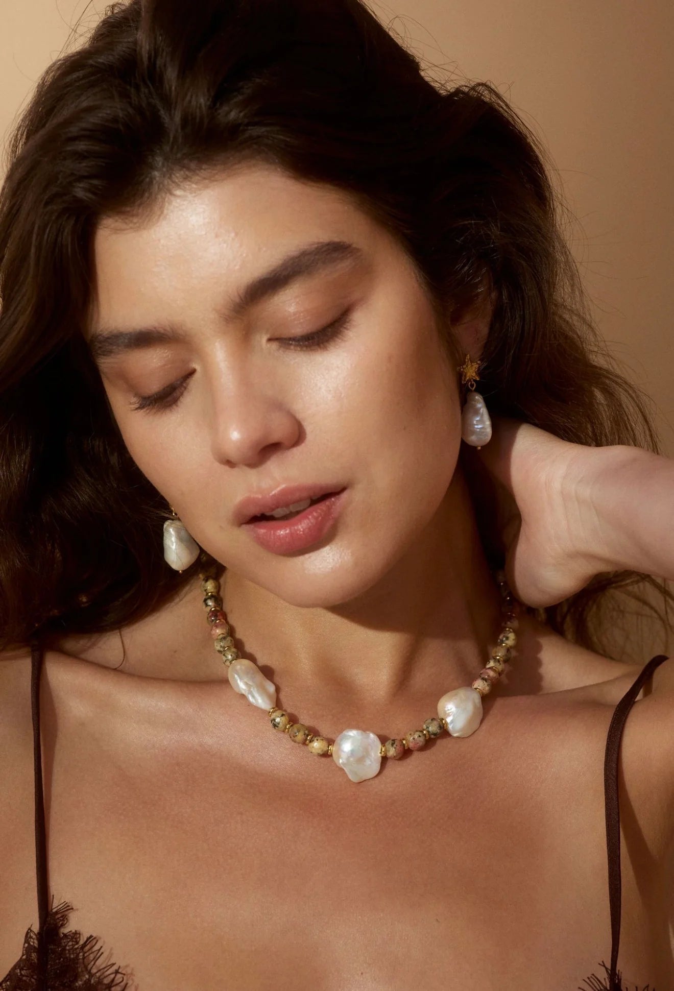 Amorette Necklace - Baroque Pearls - Natural Stones