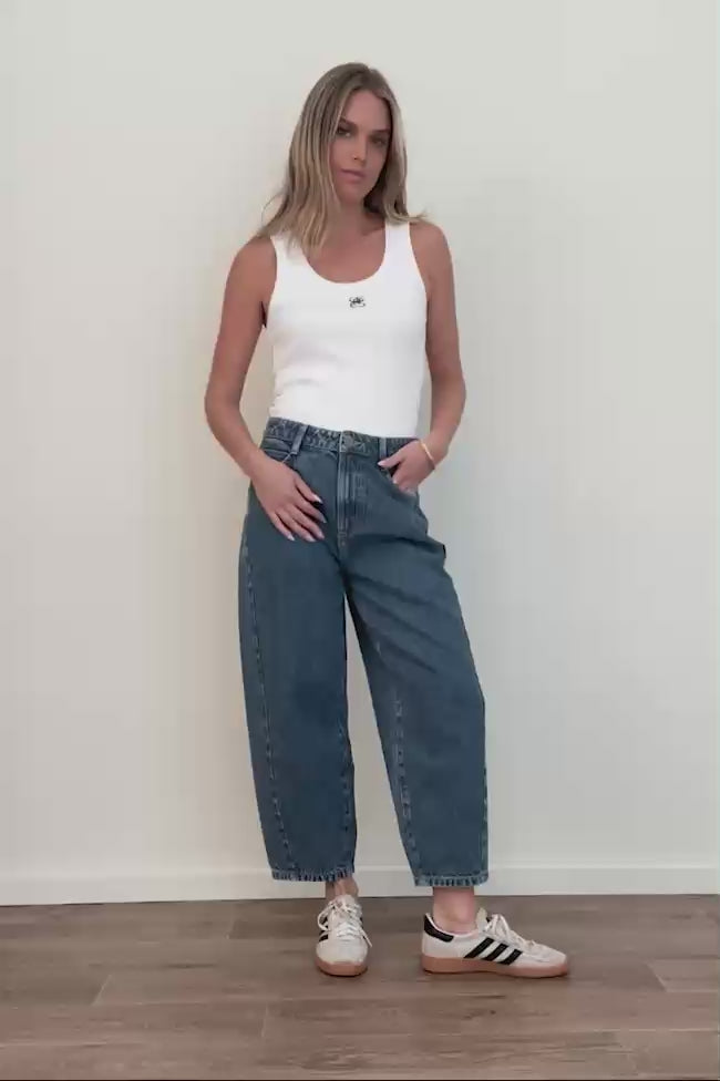 Maggie Tapered Barrel Jean